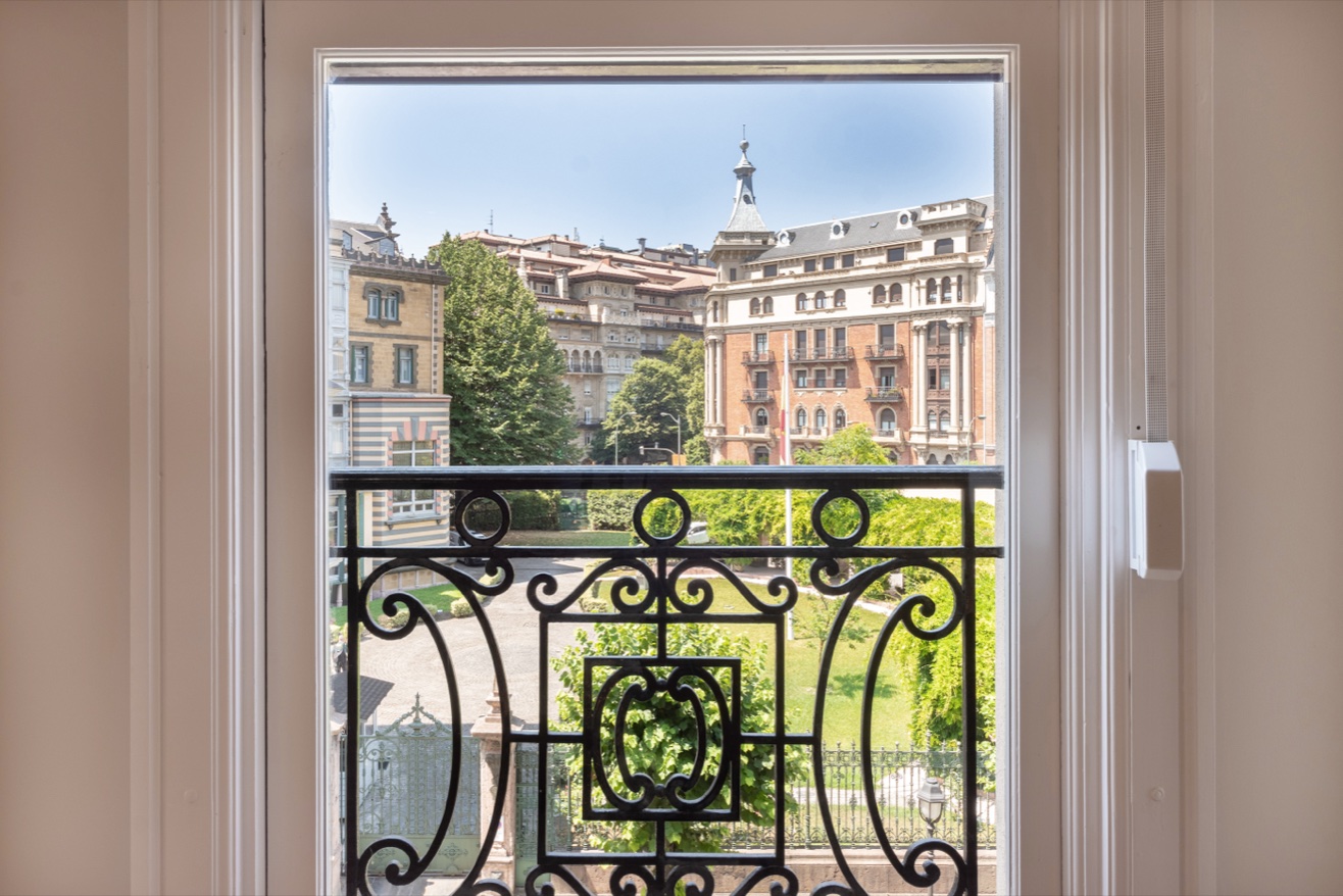 Balcón y vistas · Residencia A